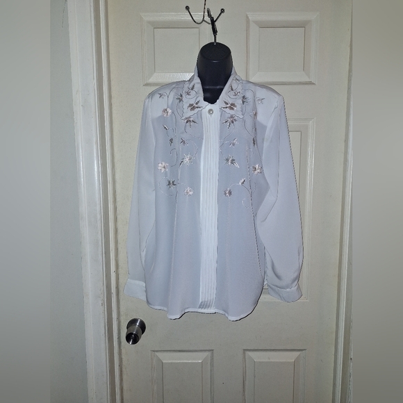 No brand No size button down blouse - Picture 1 of 6